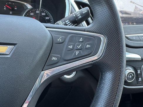 Used 2022 Chevrolet Equinox LT FWD image 17