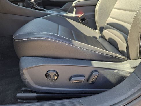 Used 2024 Volkswagen Jetta SE image 17