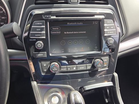 Used 2023 Nissan Maxima SV w/ Floor Mat Group FWD image 17
