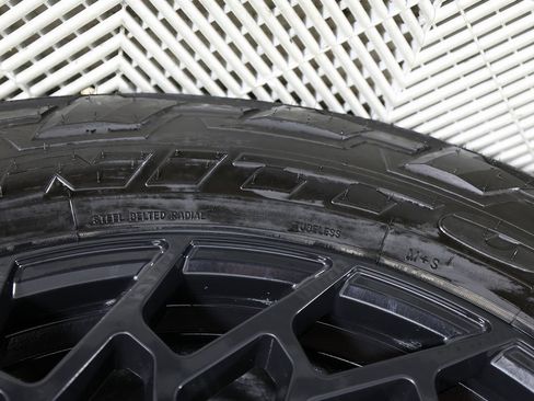 Used 2025 Cadillac Escalade V image 57