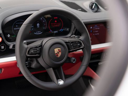 New 2026 Porsche Cayenne Coupe image 21