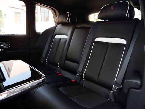 Used 2022 Rolls-Royce Cullinan w/ Cullinan Package AWD/4WD image 8
