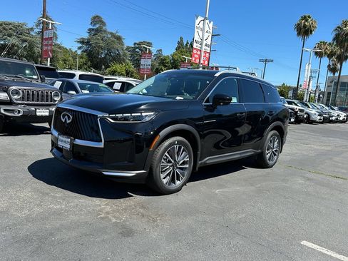 New 2027 INFINITI QX60 Luxe w/ Family Package AWD/4WD image 2