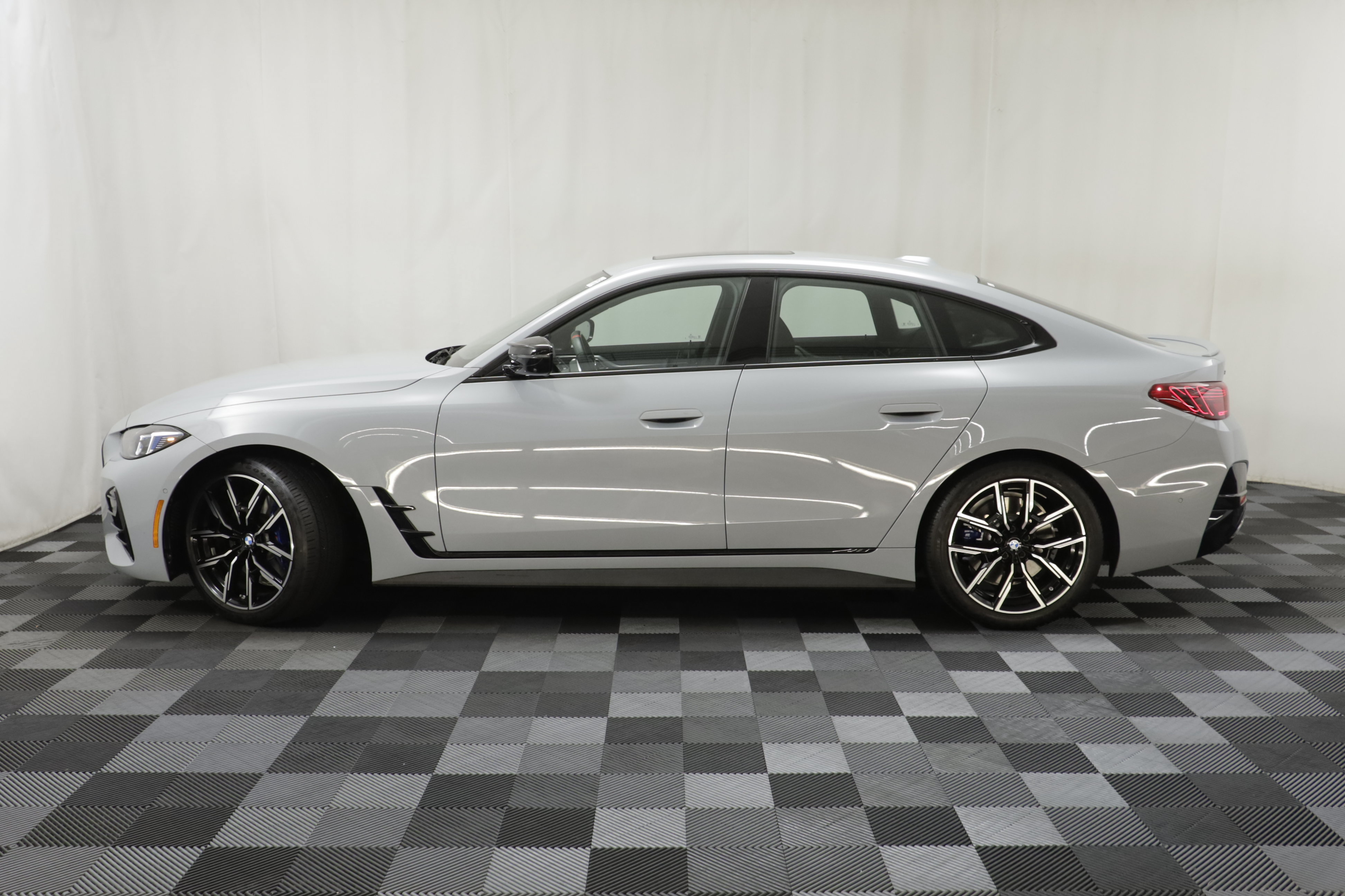 Used 2025 BMW 440i xDrive AWD/4WD image 4
