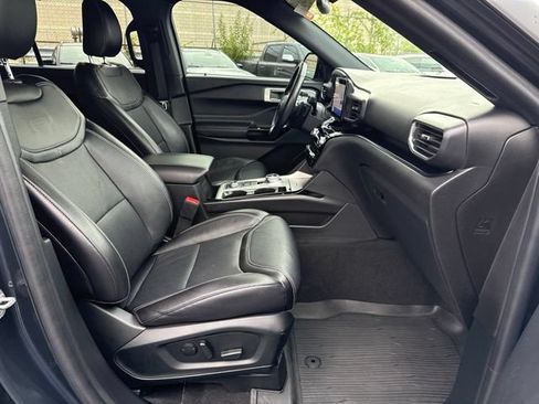 Used 2022 Ford Explorer ST w/ Equipment Group 401A AWD/4WD image 31