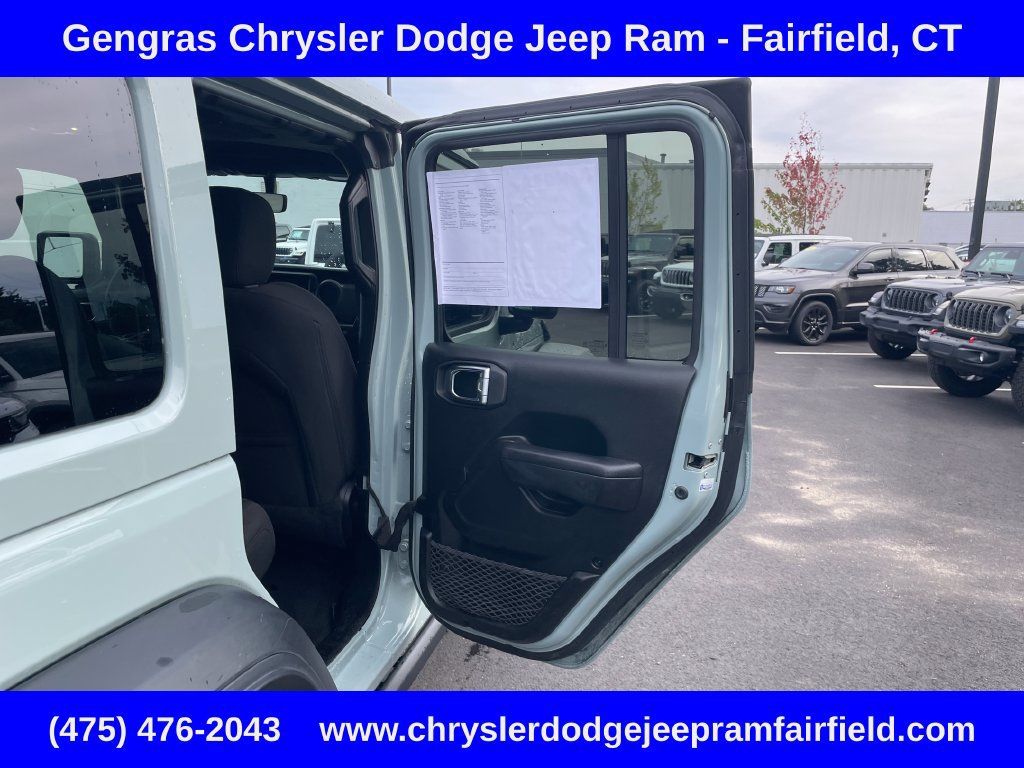 Used 2023 Jeep Wrangler Unlimited w/ Sun & Screen Package AWD/4WD image 26