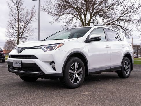 Used 2017 Toyota RAV4 XLE image 5