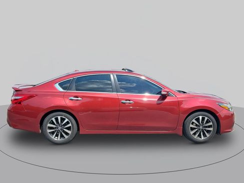 Used 2016 Nissan Altima 2.5 SL w/ 2.5 Technology w/LED Package FWD image 2