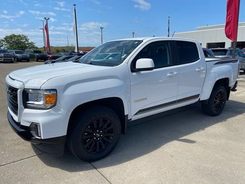Used 2022 GMC Canyon Elevation w/ Elevation Premium Package AWD/4WD image 2