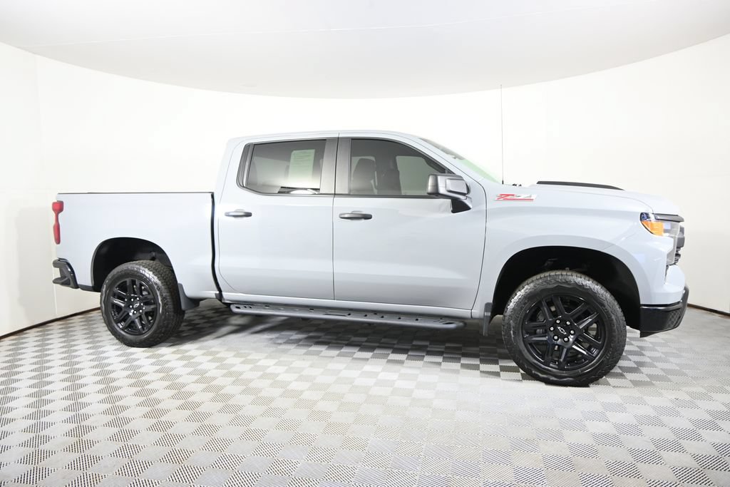 Used 2025 Chevrolet Silverado 1500 Custom Trail Boss AWD/4WD image 9