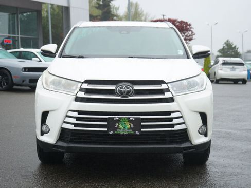 Used 2017 Toyota Highlander XLE AWD/4WD image 8