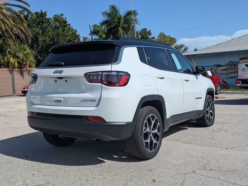 Used 2025 Jeep Compass Limited AWD/4WD image 5