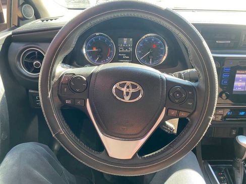 Used 2017 Toyota Corolla SE image 18