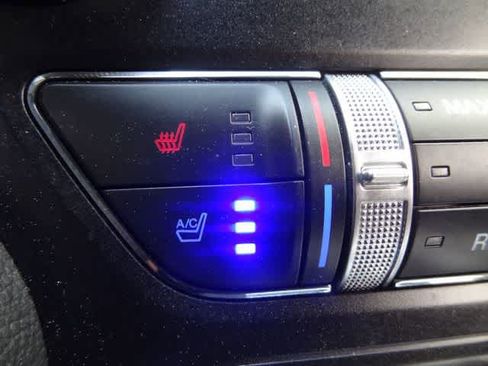 Used 2022 Ford Mustang Premium image 21