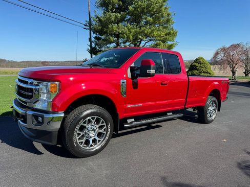 Used 2021 Ford F350 Lariat w/ Lariat Value Package image 2