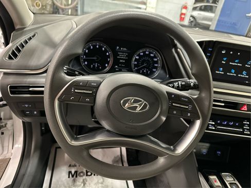 Certified 2023 Hyundai Sonata SEL w/ Preferred Accessory Package FWD image 18