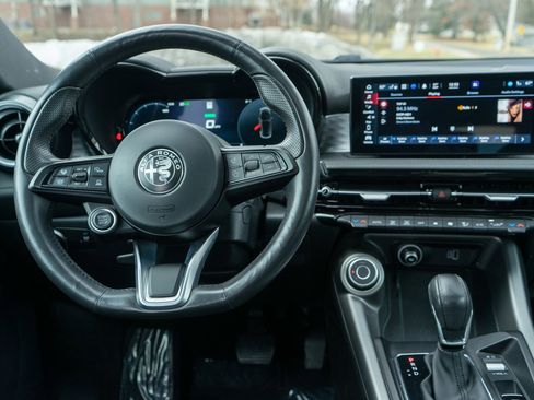 Used 2024 Alfa Romeo Tonale Ti image 13