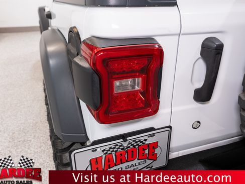 Used 2018 Jeep Wrangler Unlimited Sport S AWD/4WD image 9