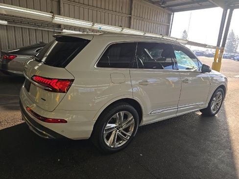 Used 2021 Audi Q7 2.0T Premium Plus w/ Executive Package AWD/4WD image 2