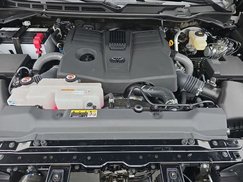 Used 2025 Toyota Tundra Platinum image 30