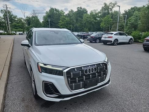 Certified 2025 Audi Q7 3.0T Premium Plus AWD/4WD image 21