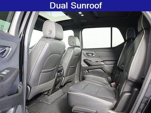 Used 2022 Chevrolet Traverse Premier image 21