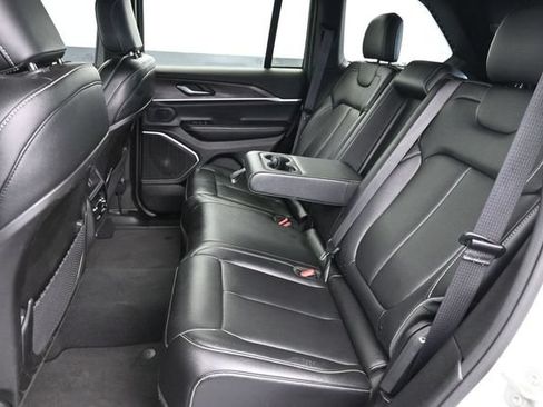 Used 2024 Jeep Grand Cherokee Limited w/ Trailer Tow Package AWD/4WD image 25