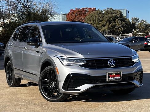 Used 2022 Volkswagen Tiguan SE R-Line image 2