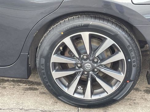 Used 2016 Nissan Altima 2.5 SV w/ Convenience Package image 11