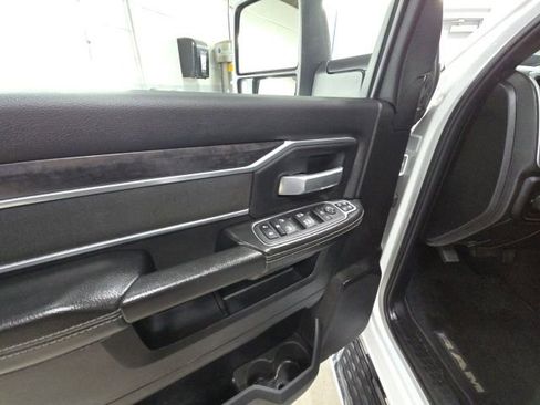 Used 2024 RAM 3500 Big Horn AWD/4WD image 12