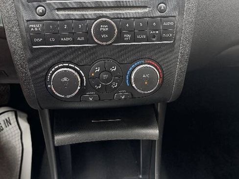 Used 2009 Nissan Altima 2.5 S w/ Convenience Plus Pkg FWD image 11