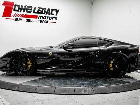 Used 2019 Ferrari 812 Superfast RWD image 14