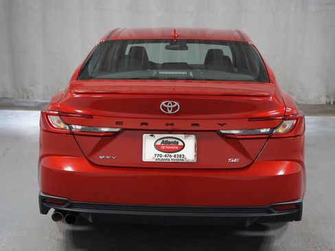 Used 2025 Toyota Camry SE FWD image 7