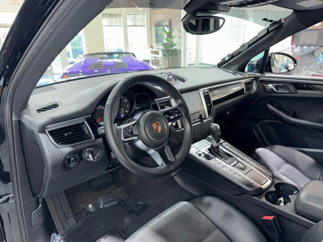 Used 2018 Porsche Macan AWD/4WD image 39