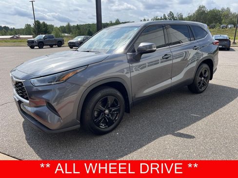 Used 2021 Toyota Highlander L AWD/4WD image 2