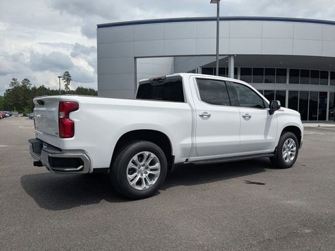 Used 2022 Chevrolet Silverado 1500 LTZ w/ LTZ Premium Package AWD/4WD image 4