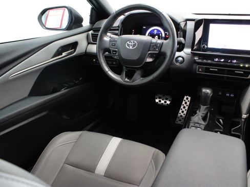 Used 2025 Toyota Camry SE w/ Convenience Package FWD image 29