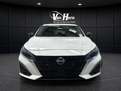 Used 2025 Nissan Altima 2.5 S FWD image 2