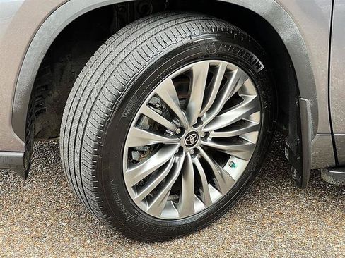 Used 2021 Toyota Highlander Platinum FWD image 54