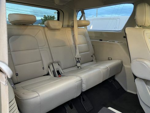 Used 2018 Lincoln Navigator L Select w/ Cargo Package image 27