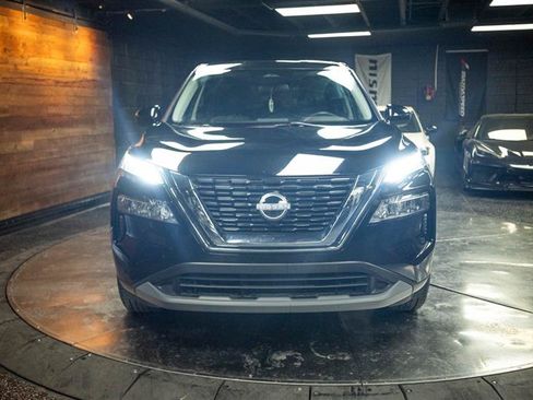 Used 2023 Nissan Rogue SV FWD image 4