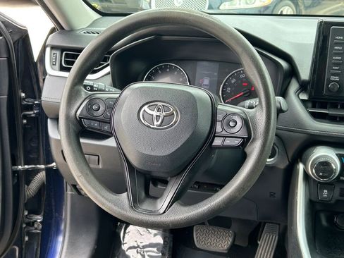 Used 2020 Toyota RAV4 XLE AWD/4WD image 36
