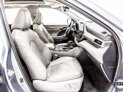 Used 2023 Toyota Highlander Platinum image 31