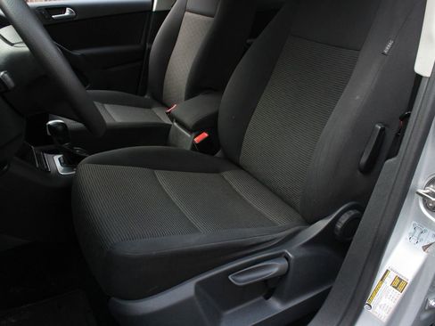 Used 2017 Volkswagen Tiguan S FWD image 17