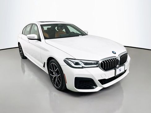 Certified 2023 BMW 540i xDrive w/ Dynamic Handling Package image 3