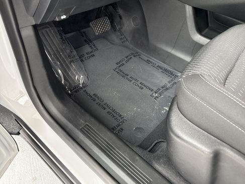 Used 2026 Chevrolet Equinox LT FWD image 17