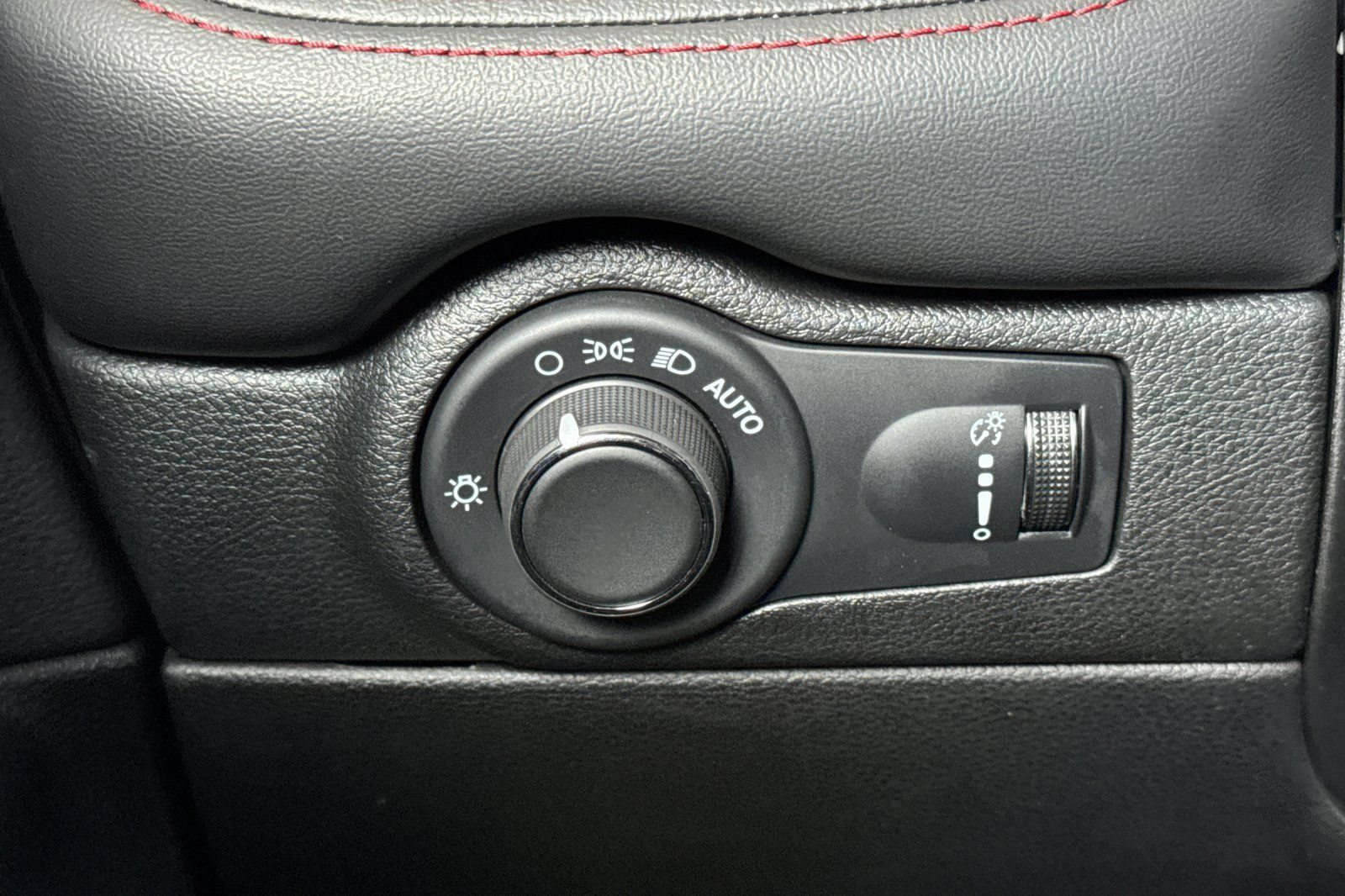 Used 2024 Dodge Durango GT AWD/4WD image 43