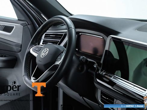 Used 2024 Volkswagen Atlas Cross Sport SE w/ Panoramic Sunroof Package FWD image 74