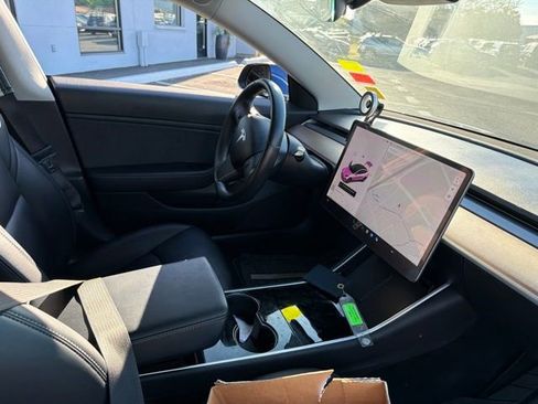 Used 2018 Tesla Model 3 Long Range RWD image 7