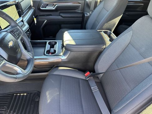 Used 2025 Chevrolet Silverado 2500 LT w/ Z71 Chrome Sport Edition image 11